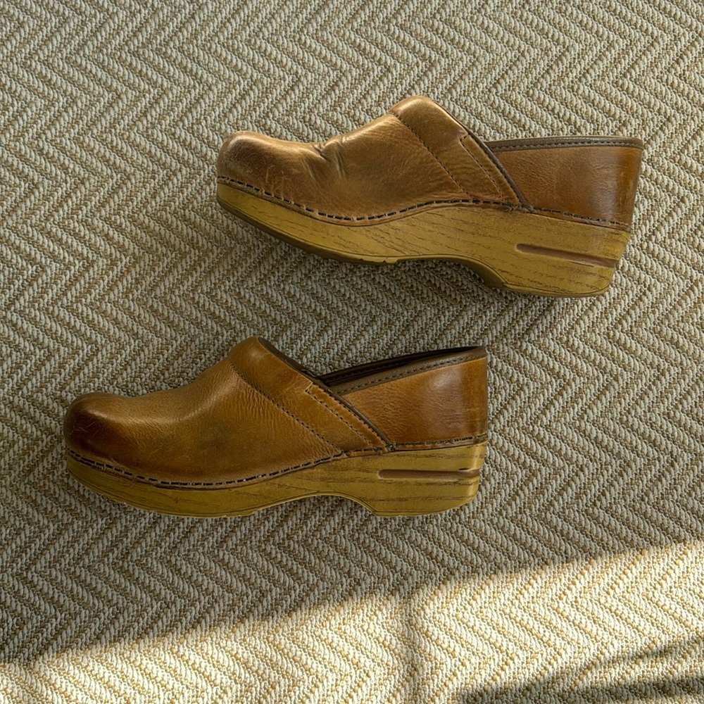 Dansko Professional Clog in Honey